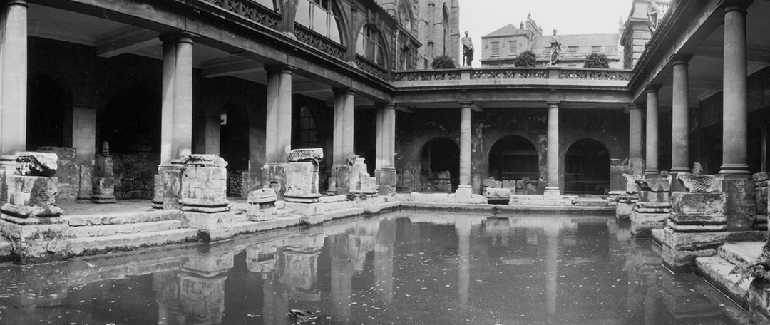 roman sea swimming pool